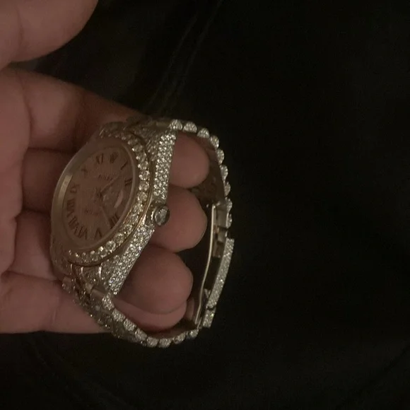 Elegant Silver and Gold Watch moissionaite - Picture 6 of 7